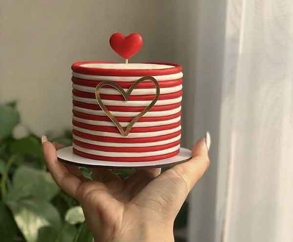 ایده کیک ولنتاین 2024؛ درست کنید کنار عشق زندگی تون ازش لذت ببرید (خوشمزه)