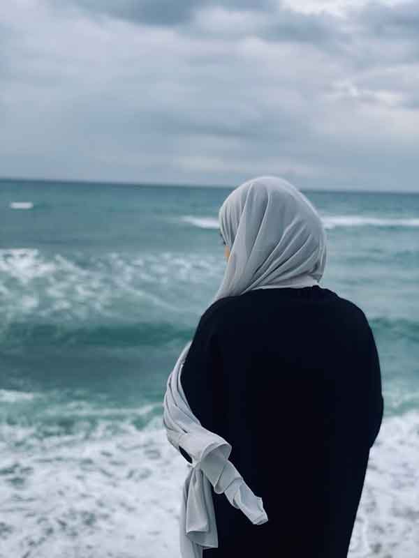 عکس پروفایل دختر با حجاب کنار دریا