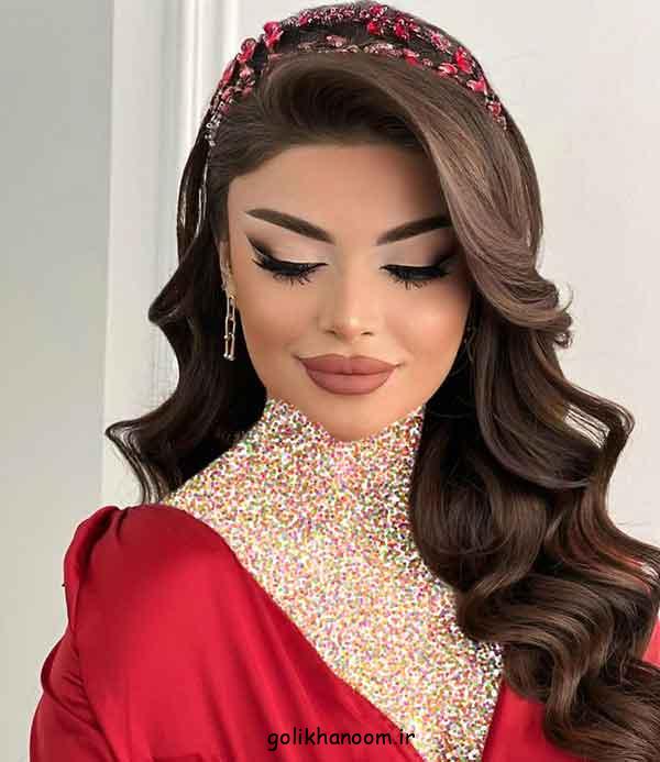 آرایش مناسب برای لباس قرمز، 30 نمونه میکاپ چشم به سبک های مختلف با لباس قرمز  