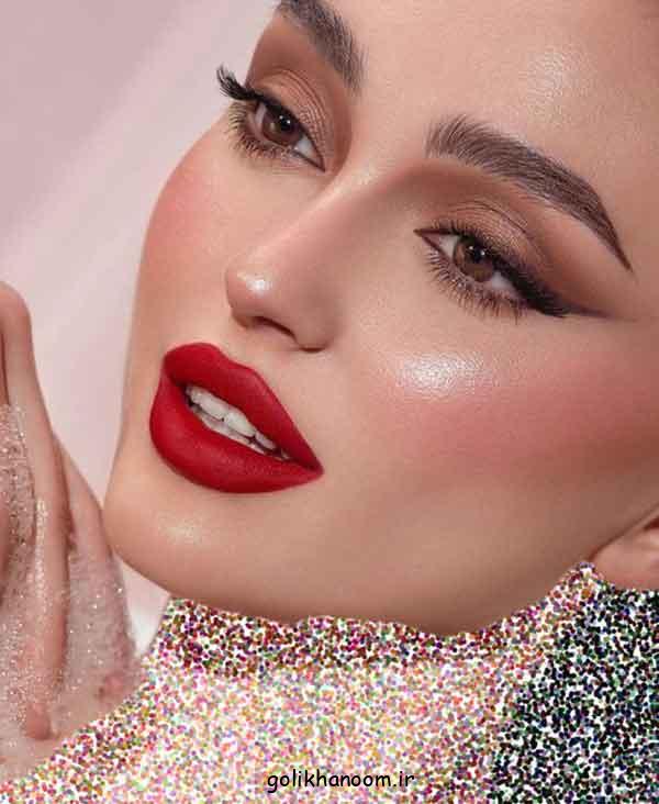 آرایش مناسب برای لباس قرمز، 30 نمونه میکاپ چشم به سبک های مختلف با لباس قرمز  
