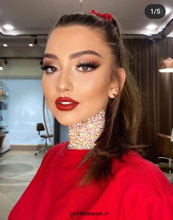 آرایش مناسب برای لباس قرمز، 30 نمونه میکاپ چشم به سبک های مختلف با لباس قرمز  