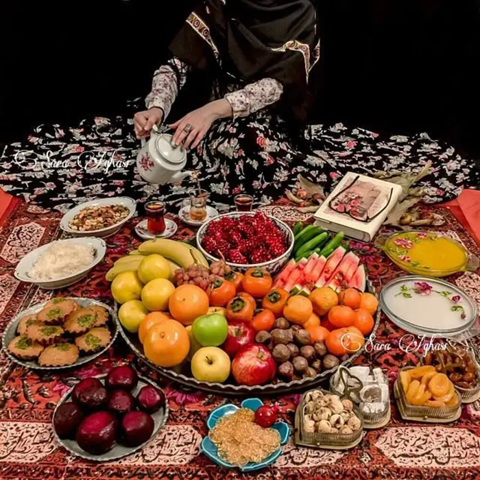 ۵۰ سفره شب یلدا ساده و شیک ۲۰۲۶؛ ترکیب عشق، رنگ، سنت، اصالت - با کمترین هزینه