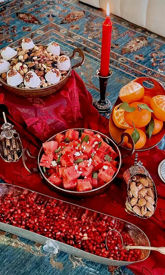 ۵۰ سفره شب یلدا ساده و شیک ۲۰۲۶؛ ترکیب عشق، رنگ، سنت، اصالت - با کمترین هزینه