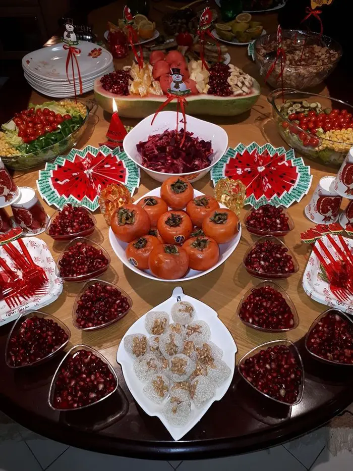 ۵۰ سفره شب یلدا ساده و شیک ۲۰۲۶؛ ترکیب عشق، رنگ، سنت، اصالت - با کمترین هزینه